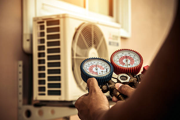 Professional Ductwork Repair technician working in Spencerville, NM